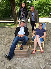 Bürgermeister Josef Schmid oben rechts) eröffnete am 11.05.2018 den diesjährigen Kulturstrand (©Foto. Martin Schmtz)